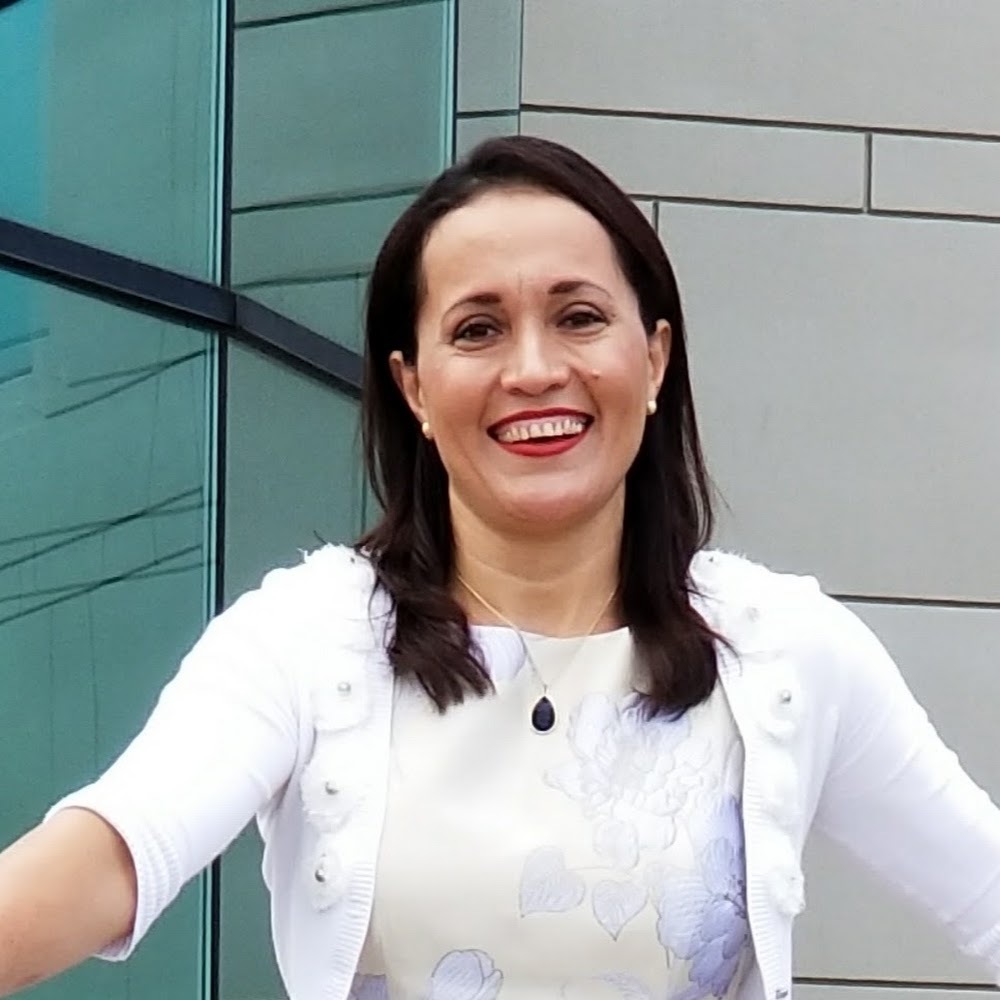 Meet your Posher, Noemí